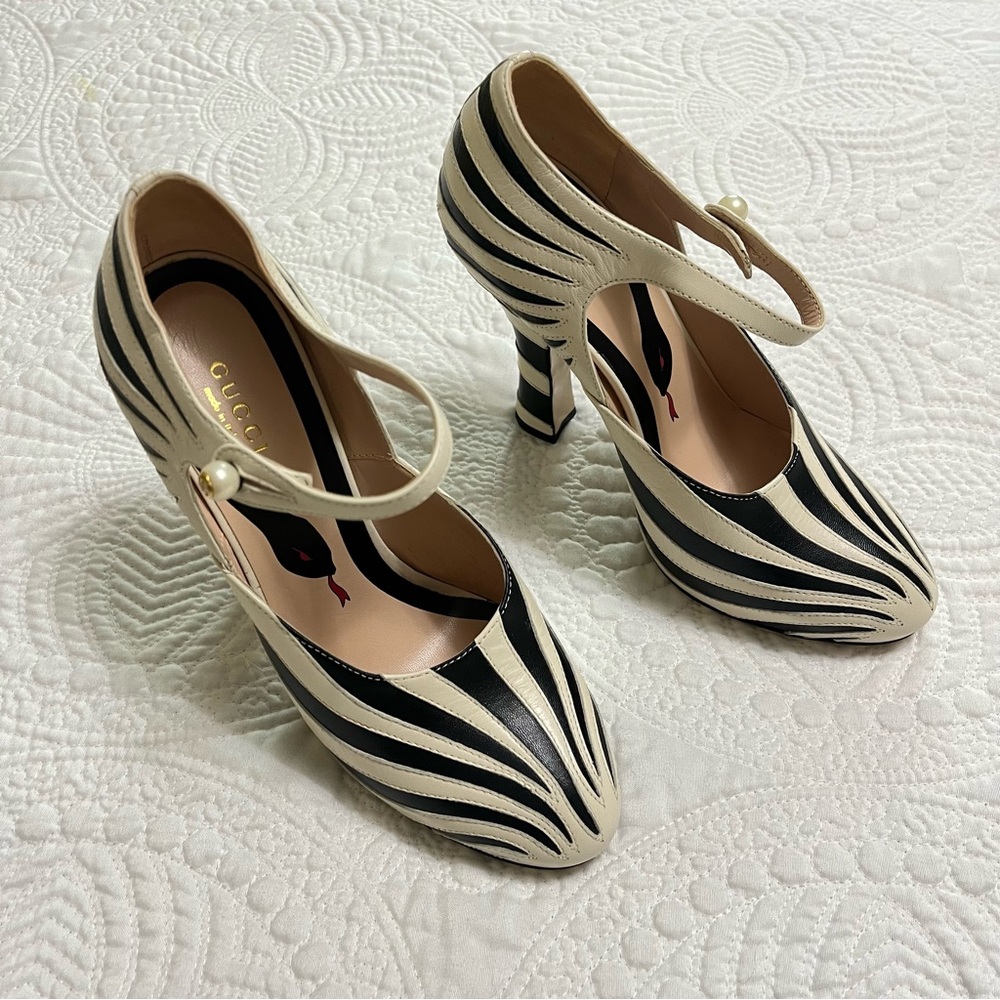 GUCCI Lesley Malaga Pump Heel Zebra Black White Leather Mary Jane Size 37 - Picture 2 of 11